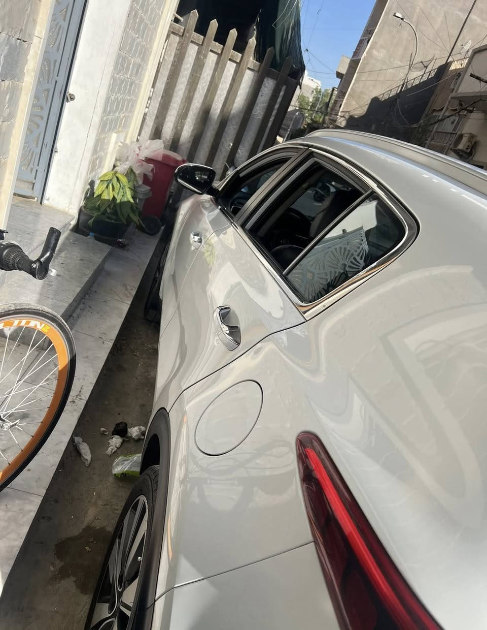 السلام عليكم سبورتج 2018 نص مواصفات خليجي ماشيه 67الف سياره مال بيت بيه بارد موضح بل صوره وشخطين مكحله مكاني الاعظميه  سعر ١٩٠ بيها مجال بيع فقط *********** السياره باسمي   ثاني يوم احولك
