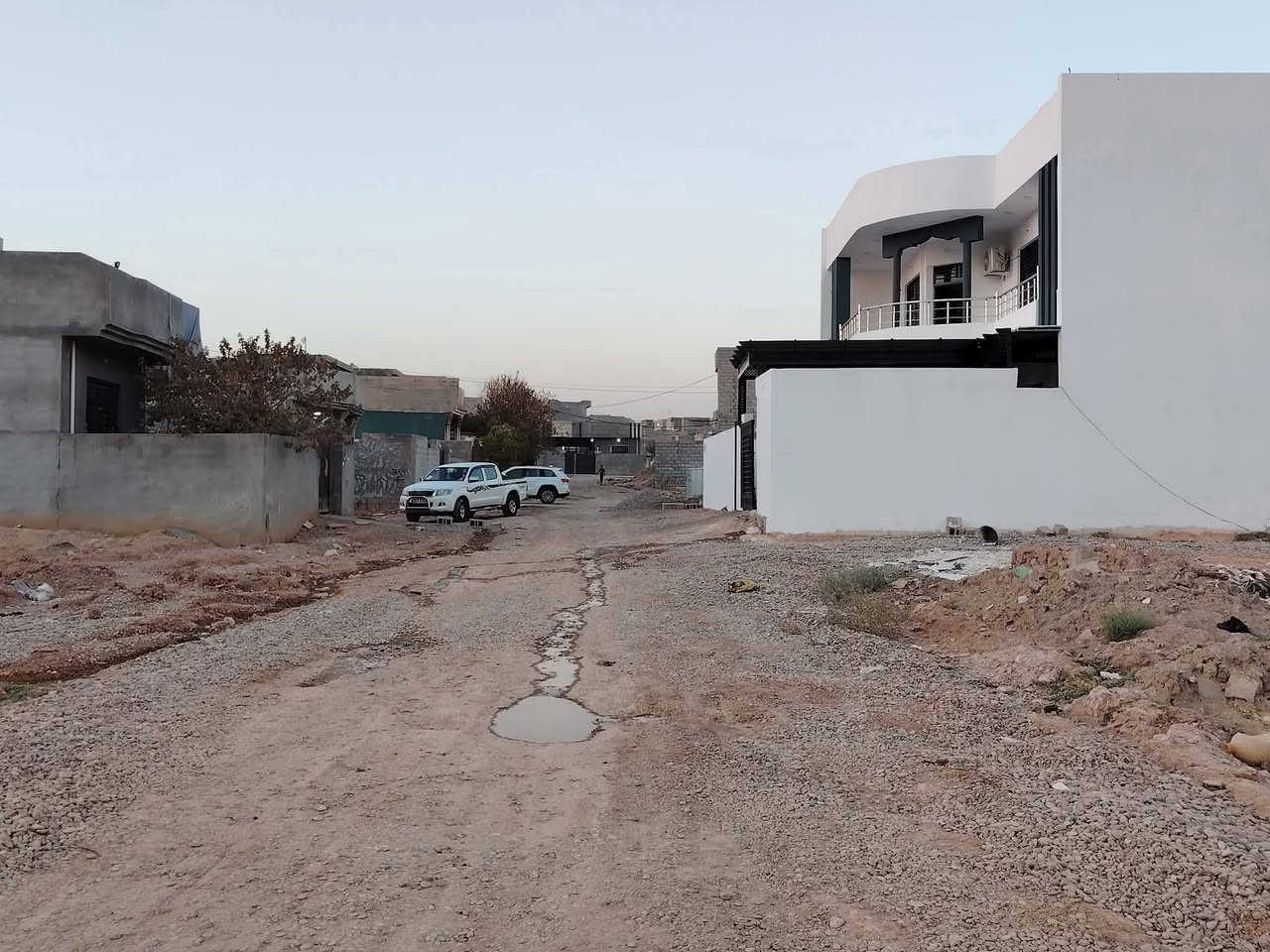 بسم الله الرحمن الرحيم
السلام عليكم ورحمة الله وبركاته
يعلن مكتب علي الصميدعي للاستثمار العقاري
عن توفر قطعة ارض للبيع المساحة ٢٢٠ متر مربع العرض ١٠متر الطول ٢٢ متر الموقع حي الشرطة عقد زراعي فرع علي محكمة ارض كما موضحة بالصور ٠٠٠ للاستفسار عن السعر وباقي التفاصيل الاتصال على الارقام التالية او مراسلة الصفحة :
📞 *********** متوفر واتس اب
📞 *********** متوفر واتس اب
او زيارة مكتب علي الصميدعي للعقار الكائن في ديالى ٠ جلولاء ٠ حي الشهداء ٠ مقابل اتحاد شباب جلولاء ٠ ودائرة التقاعد ٠
