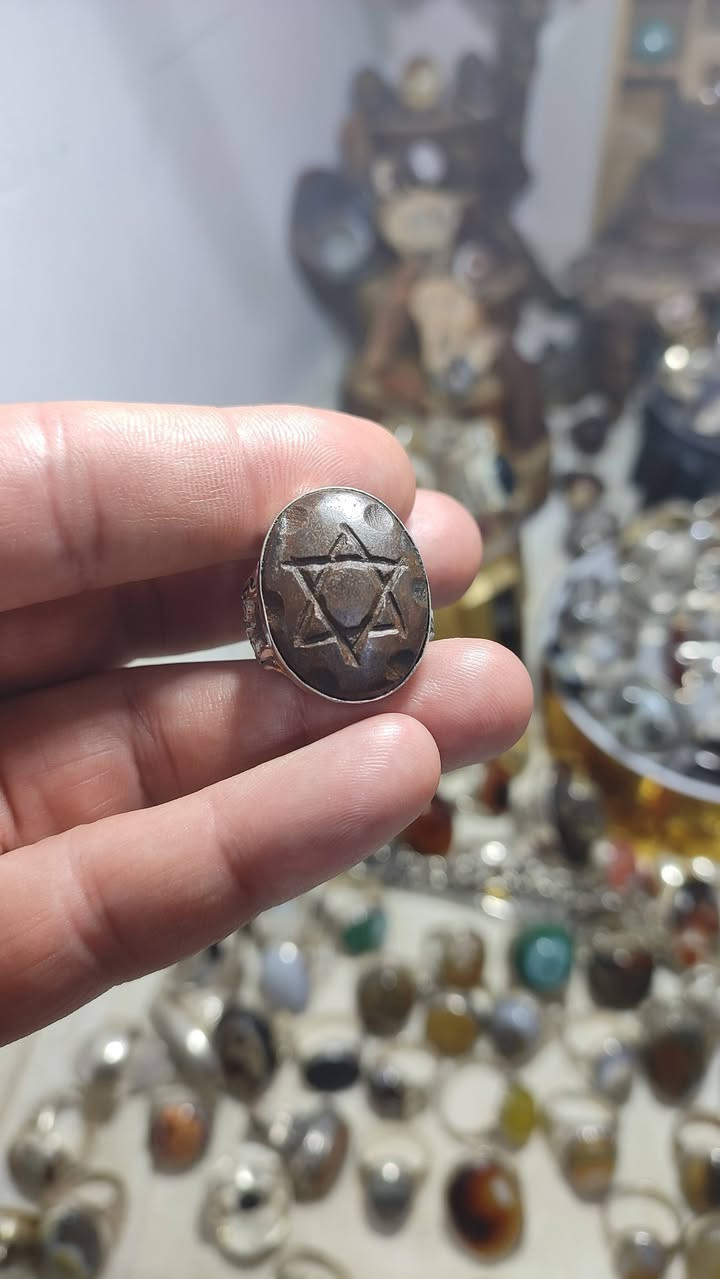 خاتم هبهاب فرعوني قديم من اقوه الحجار خاتم فول نار مال معاتب حجر قوي جدا زماط هبهاب فرعوني مرصود نجمت داوود  فول محبه قويه جدا جدا تقارب تهيج  طاعه خضوع جاها وجاها وهواي امور حجر قديم نار شرط تواصل خاص او واتساب ***********
