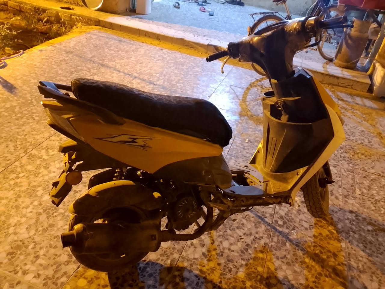 دراجه اف اس كلشي مابيها شغاله مكينه جديده شلعه ومعدل سعر 200ومابيها رقمي للتواصل ***********
