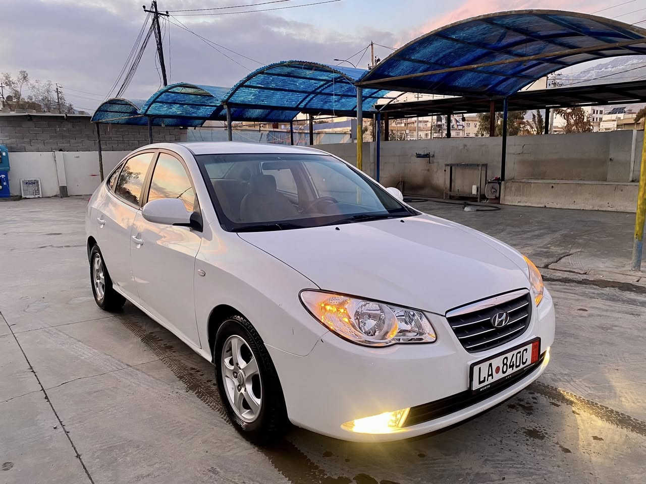 ئاڤانتي موديل 2010
سه ياره كه سفر سفره
بي شوخت بي قؤپاني
هجي پيوه نيه١٣٥رويشيتوه
تاي شه ريكه ي له بن ماوه
قؤپاني سه غفي نيه
سه ياره كه تابلي لؤكه
***********
***********
