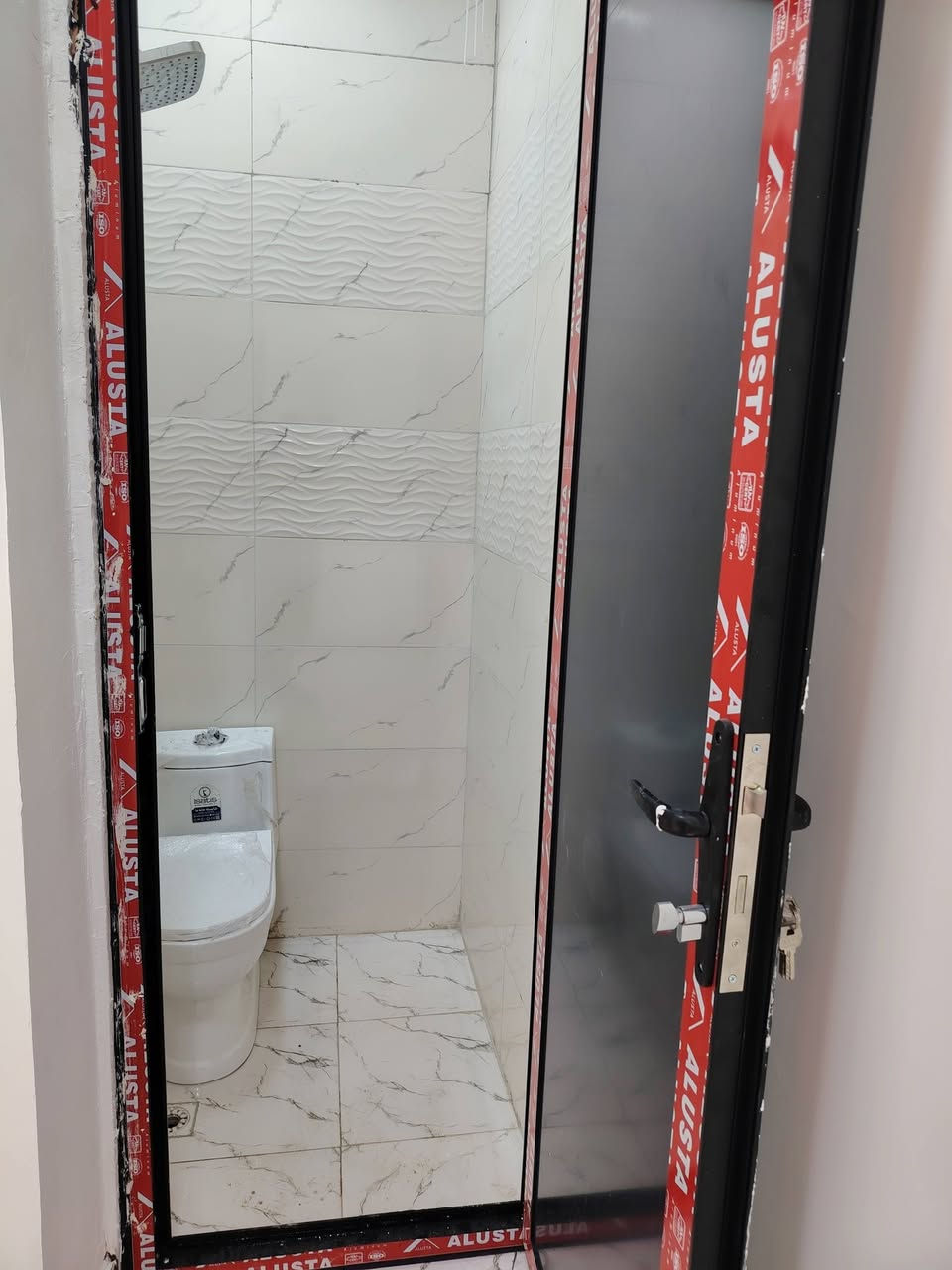 بسعر جداً مناسب ٧٨ مليون فقط مشتمل مساحة ٥٠ متر جديد زيرو شغله درجة أولى جاهز للسكن
طابقين ٢ غرف نوم صحيات ٢ استقبال ومطبخ باب قاصة تركي شبابيك المنيوم العنوان بغداد الدورة البوعيثة مجمع السلطان الثالث بأسمي بدون دلالية إقرار أول وتنازل شركة ***********
