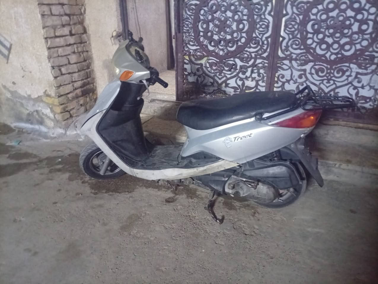 السلام عليكم عندي دراجه اكزز ياباني نوزل دراجه كفاله عامه كفر بلاد مكينه بلاد سلف هندر كهربائيات كلهه شغاله ساعه معدل خير من الله قفل جنطه قفل ستيرن تخم تاير جدد دراجه نكره بكل وكت شرط ما تسمع صوتهه مكينه لا بخار ولا تنقيص ترايك وين ما يعجبك السعر 650وبيهه مجال المكان بغداد الشعله خطيب الزراعي رقم الهاتف ***********اوراق كامله
