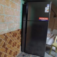 ثلاجه لبيع سعر 725وبيه مجال والضمان عشر سنوات 07885842030