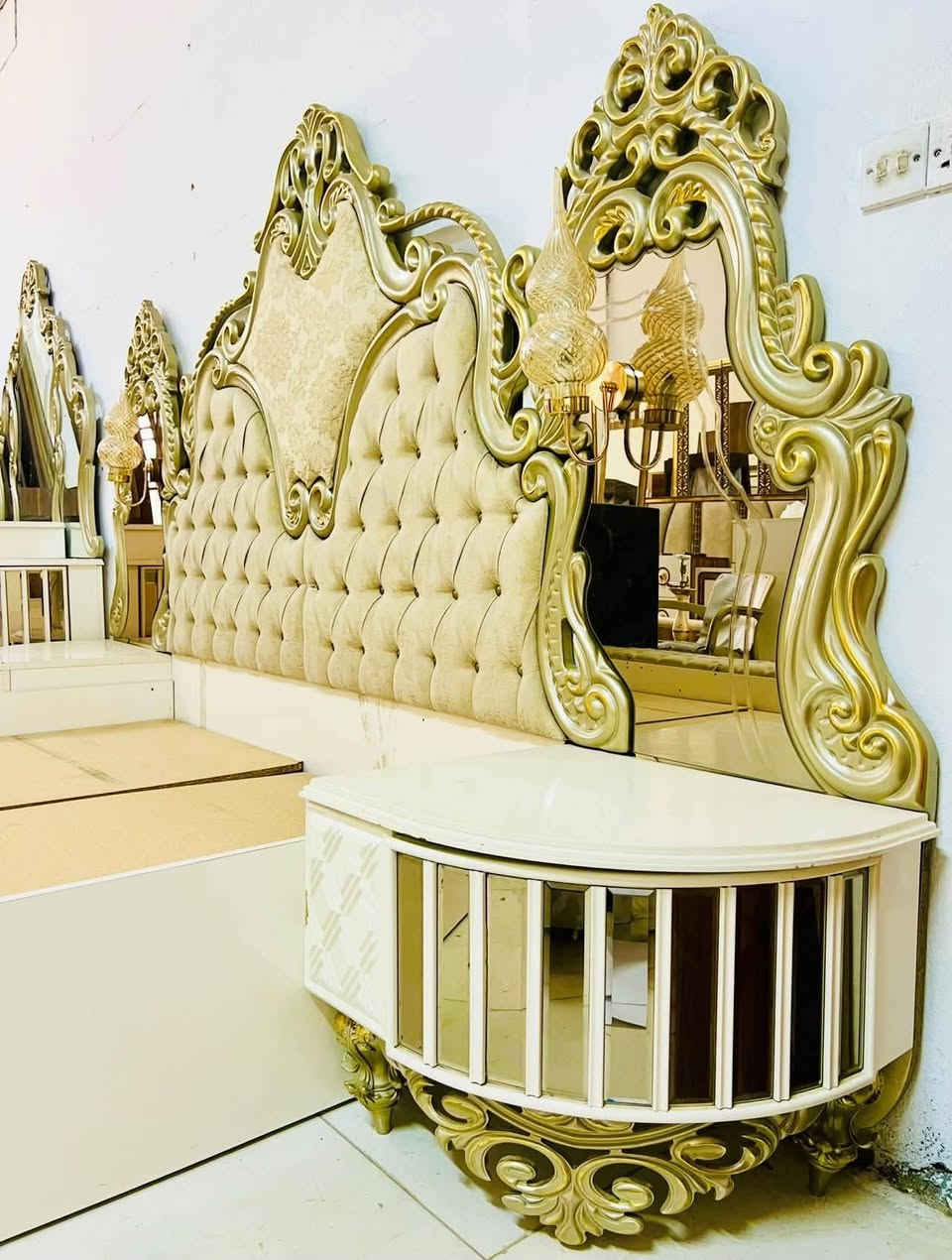 عربي كوردى #للبيع #بوفروشتن اخو جديد
غرفه ماركة ايطالي كانتري وحجر فول ملكي 9  قطع حيل نضيف وضخم خشب درجه اولى سعر ( 950) مجال 
ژور ماركه ايتالى كانترى وبه رده فول مه له كى 9 پارچه زور زه خم وپاك نرخ (950)ومه جال


**إذا كنت صاحب هذا الإعلان وتريد حذفه لأي سبب، رجاءا أرسل رسالة إلى الدعم الفني**