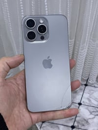 آيفون ١٥ برو ماكس • ٢٥٦ جيجا • بطارية ٨٥%