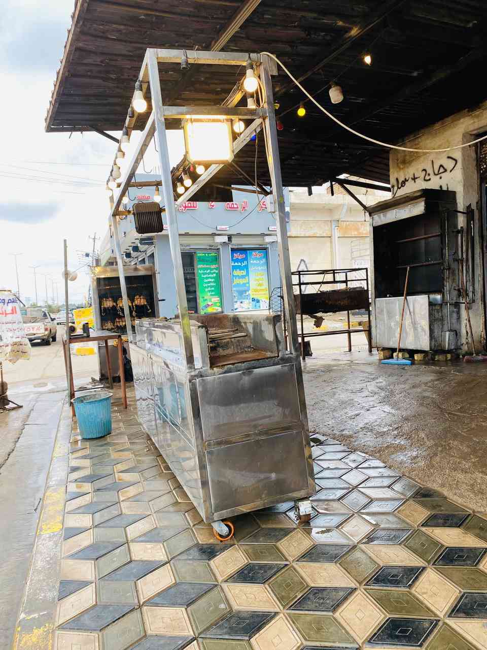 يا الله السلام عليكم
شواي للبيع سل ستيل كله 

تفصال درجه اوله وجديد كلوبات كلها جديده الشوايه ما مشتغله جديده كلش 

السعر مليون 

***********
