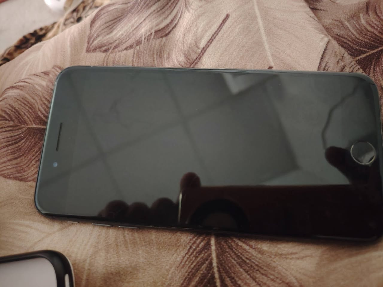 السلام عليكم اخوان ايفون 8 بلس للبيع نظيف كله شغال مستكنيك ما كانك سعره 100 وبي مجال مكانه صلاح الدين دجي***********
