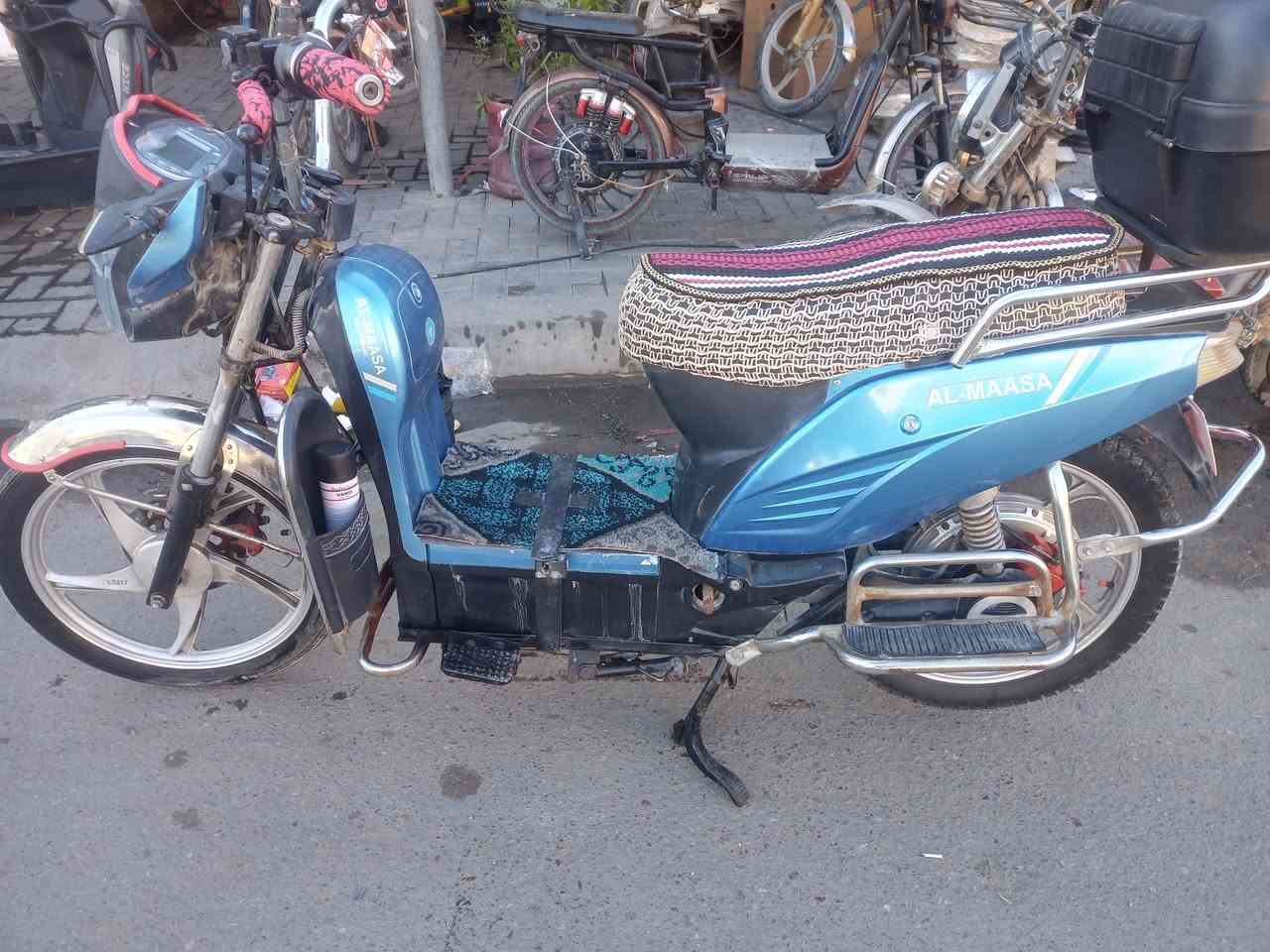 من رخصة الادمن دراجه هارلي بطاريات يقرن ١٠ عالفحص السعر ٤٥٠ نطافة كدام عينك الاتصال على الرقم ***********
