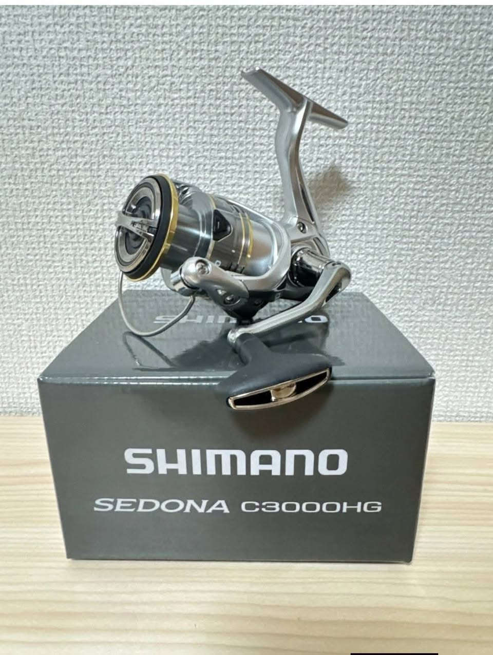 الماركة: SHIMANO الاحترافية.
​التصميم: سنارة مقسمة لعدة قطع (Multi-section) لسهولة التنقل والحمل في السفر والسيارة.
​المميزات:
​مقبض مريح وفخم من الفلين الطبيعي (Cork Handle) لمنع الانزلاق وإعطاء ثبات تام أثناء الصيد.
​مصنوعة من الكاربون فايبر عالي المرونة والمتانة للحصول على أفضل حساسية لضربات الأسماك.
​تأتي مع حقيبة قماشية أصلية مخصصة لحمايتها وحفظها.
​🔎 حالة البضاعة: جديدة تماماً (أغراض أمازون لم تُستخدم)، وبكامل ملحقاتها وكرتونها الأصلي وملصقات الضمان والجودة.
​للتواصل والاستفسار:
يرجى إرسال رسالة على الخاص


**إذا كنت صاحب هذا الإعلان وتريد حذفه لأي سبب، رجاءا أرسل رسالة إلى الدعم الفني**