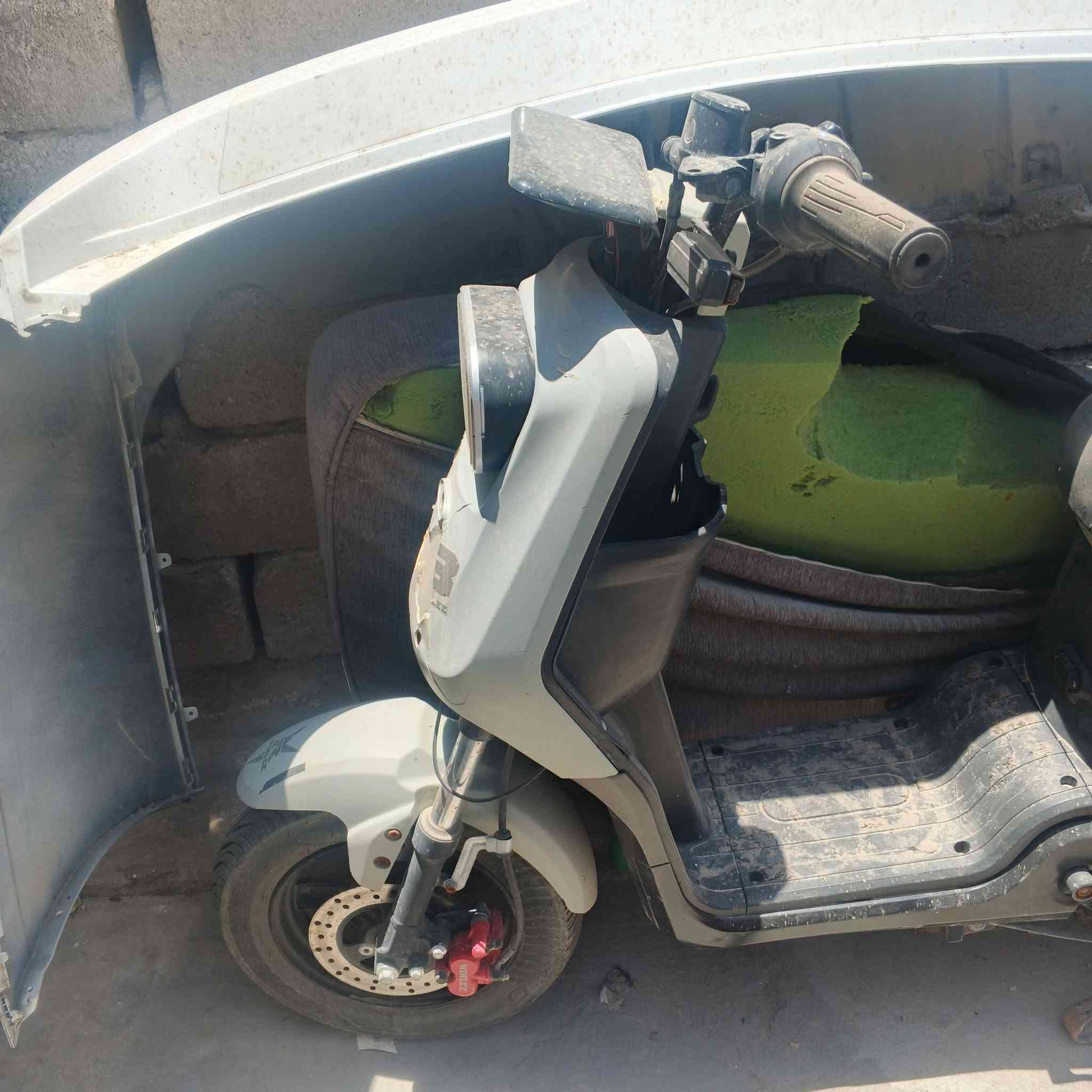 ار ٨ شغاله بس بدون بطاريات قيم وخذ ***********
