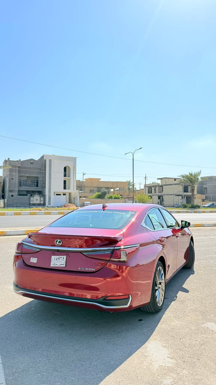 ES 300 هايبرد لكزس    الترا لكژري 

الموديل 2025 🚨 

محرك 2.5 اربعه سلندر هايبرد

المواصفات:
بصمة تشغيل 
فتحة سقف 
‎دخول ذكي ( 5 بصمات )
  
ماوس تحكم 
‎كشنات جلد 
‎كشنات كهرباء 
‎كشنات ميموري   
‎كشنات تدفئة+ تبريد
‎نقطه عمياء 
‎اوتو هولد 
‎هندبريك بصمه 
‎رادارات
‎اشاير بالمري  
‎شحن واير ليس   
‎التحكم التلقائي بالتكييف ثنائي 
‎نظام ماقبل الاصطدام 

‎نظام تثبيت السرعة
‎نظام رادار( القيادة الذاتية)     

305$  🚨
‎🚨الفلوجة   
***********
