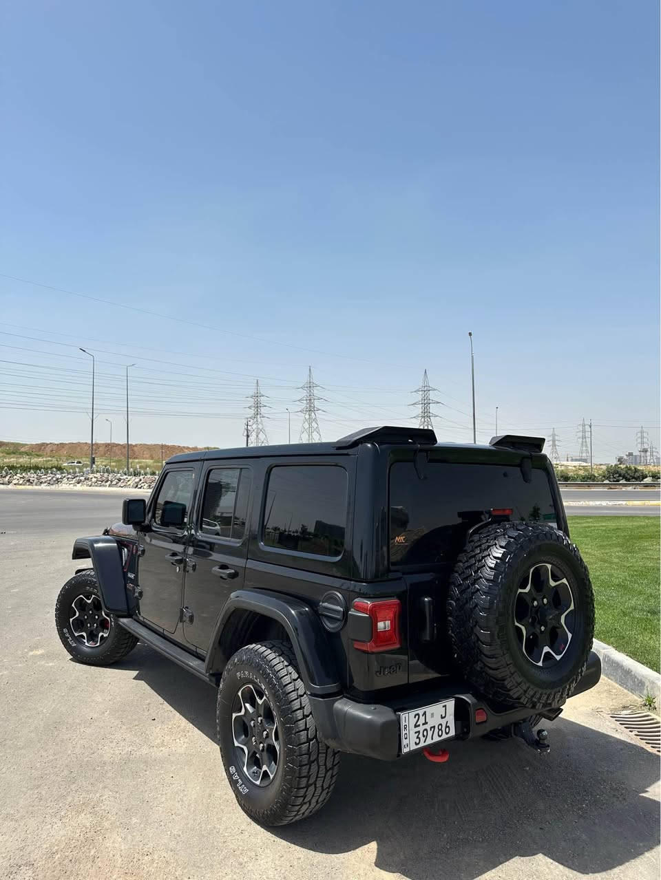 جیب ڕۆبێکۆن ٢٠٢٠ V4turbo ٦٠ میل ڕۆیشتوە 
یەک بست بۆیاخ 
ساحر ٢٩٠ مەجال
0751 804 3635 أربيل, العراق
