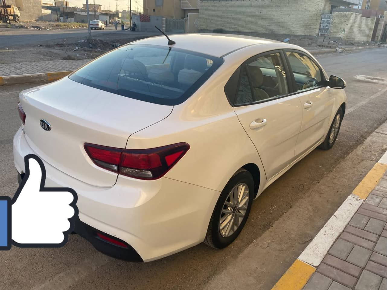 السلام عليكم 
كيا ريو 2019 الشركه الدوليه 
محرك 1600 رقم بغداد باسمي 
كير ومحرك مكفول
تدفئه تبريد خير من الله 
حداديه جديده 
المري الجانبيات كهرباء شفط  
تحكم ستيرن مسجل + اتصال
مواصفات السياره معروفه 
ماشيه 50 الف بعده زيرو 
فقط بارد بالبنيد عندي مقطع فيديو موضح بي ڪلشـي 
الباب الي بصف السائق مفتوحه معيره بالشركه وراجعه اني من ابعيلك مبدل بعتبار مفتوح 
مكفولة من الصبغ 
مكان السياره بغداد 
السعر 116 $ 
للتواصل 
*********** اتصال 
*********** وتساب
