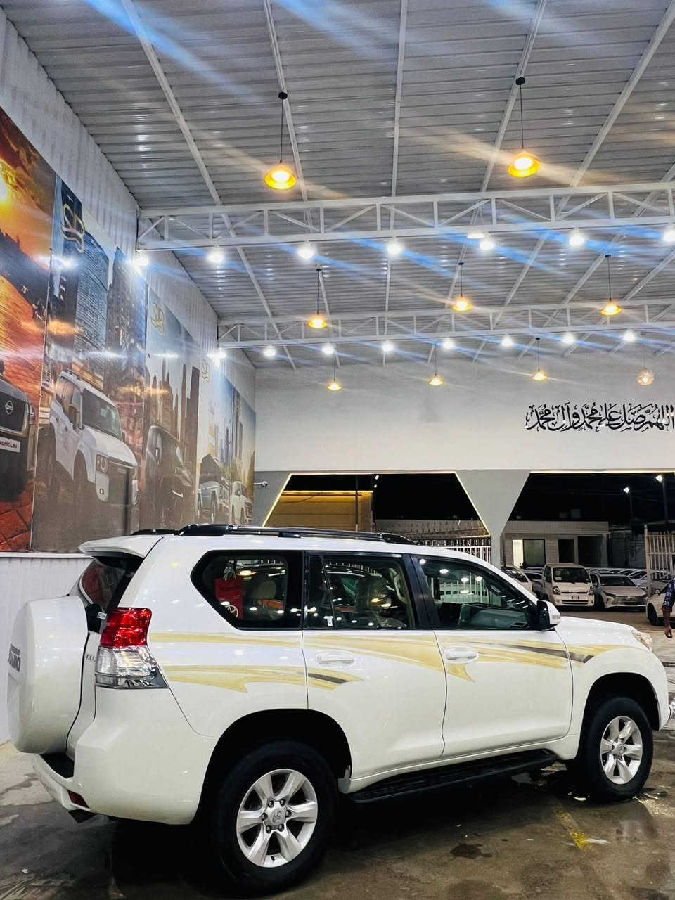 ماشاء الله 
برادو 2010 🧿
كويتي 1/1 😍
كفاله ماعدى بارد 3 اصابع باب السايق 
رقم بغداد مميز بأسمي تحويل ثاني يوم
سنويه وارقام وهزه وفحص كله جديد 
تحويل او وكاله بعيوني 
سبير تعليك 
مانع انزلاق 
تحكمات ستيرنك 
شاشه كاربلي
حساسات اماميه خلفيه 
زراك لايت 
مري شفط لكزز 
4 سلندر 2700 سوبر ع شرط كير ومكينه كله جديد وبرغي ماتذب عليها 
ثلاجه 
كشن واحد كهرباء 
7 راكب تبريد 
تبريد 3 قطع 
تخم تاير شركة 
سيارة استلام شركة تيوتا على ايد وحده مال بيت الله يشهد 
جديده كلش وبالعافيه على ياخذها 
*********** 
النجف الاشرف 
اتصل وبيك خير وتدلل
