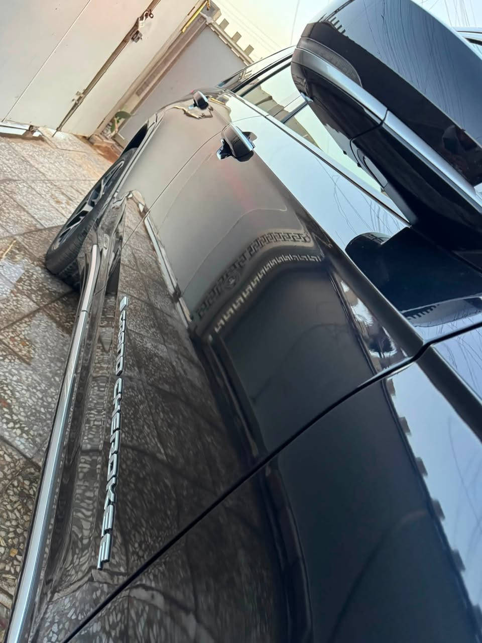 جيب كراند شيروكي 5 راكب سومت 2024
السومت تعرفوهة تجي اعلى مواصفات  
6 سلندر 3600
ماشية 13000  ألف كيلو جبته ماشيه 9500 الف 
اللون نيلي والسقف اسود تو كلر شركة 
رادارات من كل الجهات 
بنوراما 
سقف كنتار 
كامرات محيطيه 
اناره داخليه متغيره
داخل مشمشي 
3 شاشات 
4*4 دفع 
وضعيات قياده 
منزل اله برنامج خرائط العراق واللغه العربيه 
جنطه كهرباء 
جكات هواء لرفع سياره وتهبيطه 
اخوان هواي بيه مواصفات 
حادث جاملغ خلفي عكس سايق صبغ ونص الدعاميه الخلفيه
الساره رايده 45000الف دولار وبيه مجال بسيط 
يعني 4 شدات و 50 ورقه   
معجبتك اعبر المنشور اخويه 
***********
السياره بغداد باسمي
