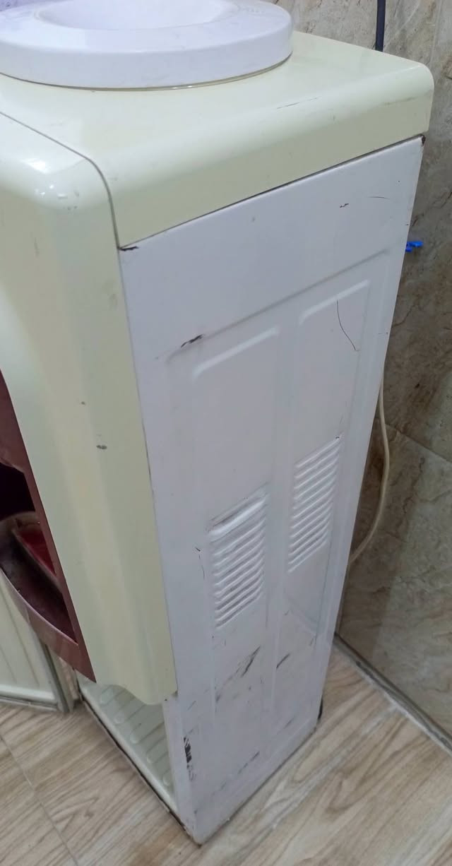 براد شغال بارد فقط للبيع بسعر مناسب هاتف ***********
