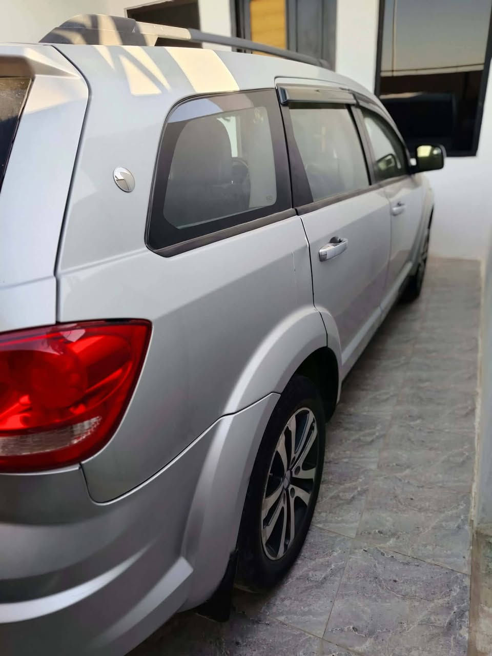 دوج جورني موديل ١٣
سياره بصمه كامله مال بيت 
السعر ١٢٥
المكينه 2400
سياره سبعه راكب
سياره جاهزه
***********
