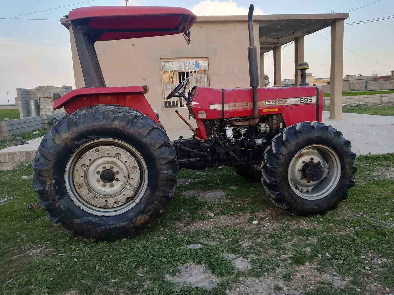 سلام عليكم تركتر ايراني 2011 بلادي اكسل ايطالي 🇨🇴 وضع شركه كلو شرط رقم كركوك الماني تريد تحويل تريد وكاله مكان التركتر الشركاط للاستفسار على الرقم ***********
