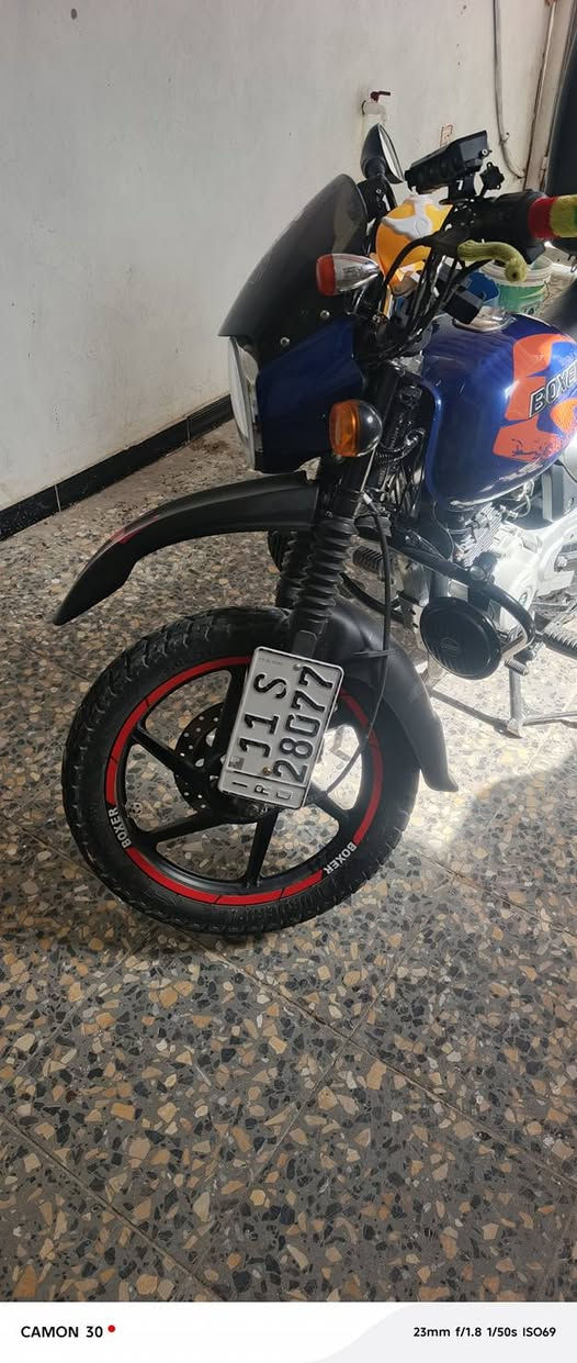 سلام عليكم بوكسر رقم وسنوية مديل ٢٣ رقمها بغداد ومكاني بلبصرة جديدة ماشية ١٠الاف حقيقي ما مشتغلة دلفري صندوك توني شديتة وحتة ما شتغلت بيها لا مفتوحة ولا مبدل بيها شي مكفولة كفالة عامة رايدها ب٣ملايين مكاني البصرة ***********
