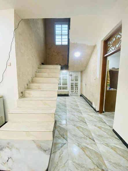 بيت للبيع طابو زراعي سند 25 المساحه 500 متر  غرف نوم ثلاته وصاله واستقبال ومطبخ كبير حار وبارد .وحديثه وممرات.عنوان المعاره قرب الحسينيه السجاد .للاستفسار مراجعه المكتب حيدر السلطاني ***********.   *********** السعر 120
