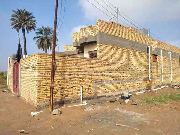 بيت زراعي في حي الزهراء الثاني وجه على الشط قريب على مدرسة الطائف ركن مساحته 280م كونكريت مشيد من الطابق طابق واحد بناء جديد تشطيبات درجه اولى يتكون من غرفتين وصاله ومطبخ وصحيات داخليه وخارجيه السعر 75 مليون البيع نقد فقط رجاءً للاستفار اتصال ***********
