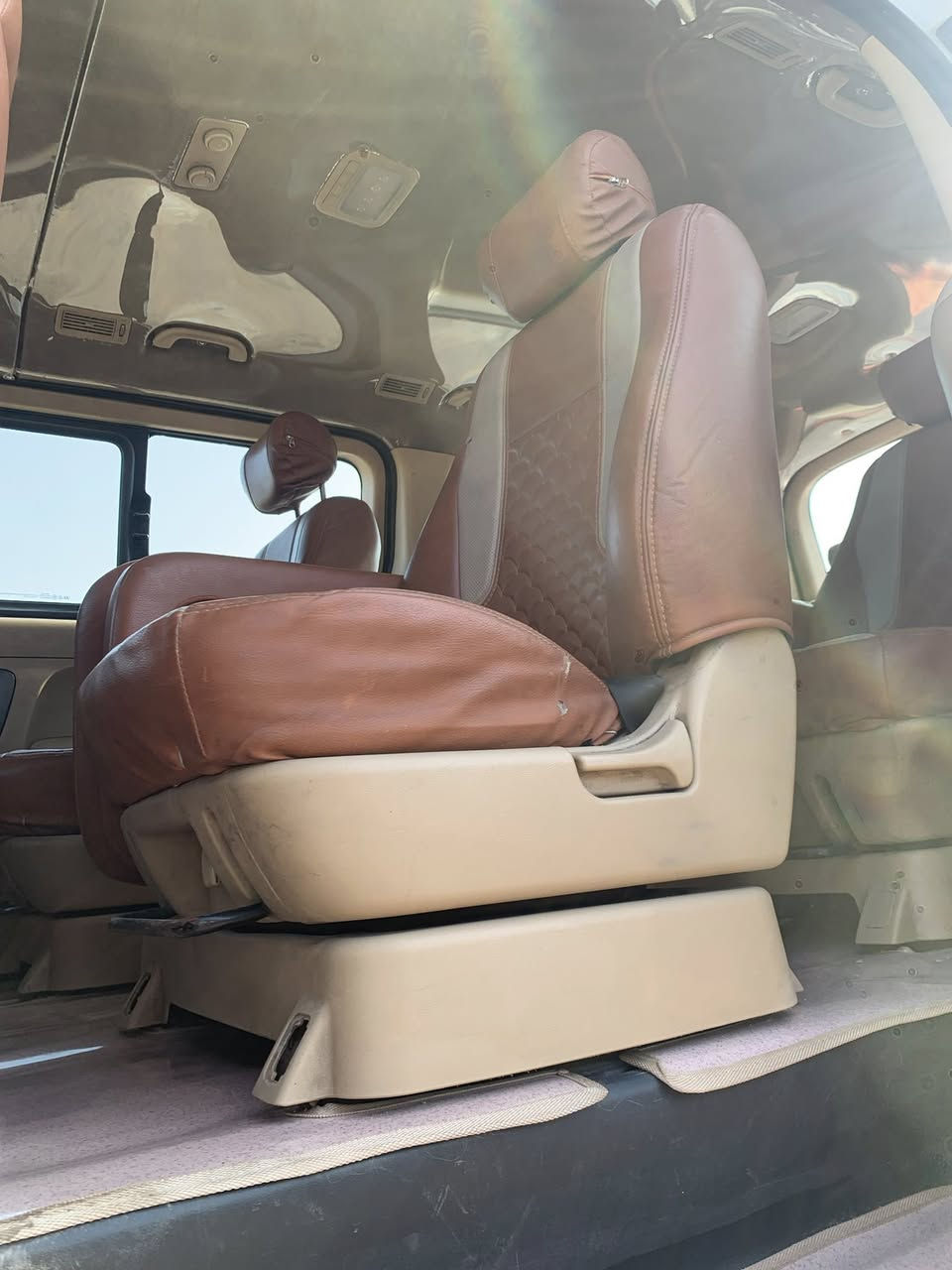 السلام عليكم 12 اربيل دولي مفتوح سياره كلها جاهزه وكامله مكينه جديده ضررها مكانين صبغ وجامرلوغ امامي مبدل السياره مصروف عليها وتجي تشوف وتحكم للبيع مكاني ديالى رقمي *********** سعرها 150 وبيها مجال
