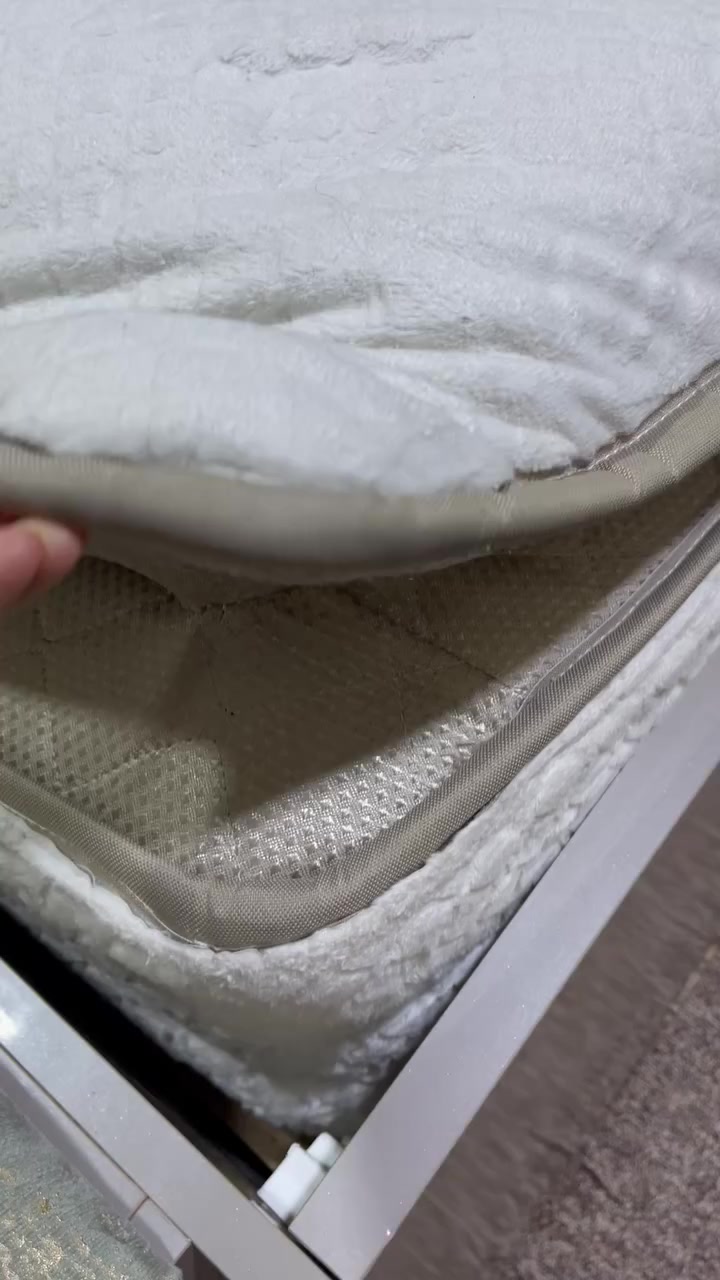 راقية وملكية ونظيفة كلش
واحلى من الصور بكثيررر
خشب اصلي 100‎%‎ جودة عالية
اشتريت ب 25 ورقة ابيعها ب (6 ونص ) ورقة ومجال 
الموقع شيخان ( عين سفني )
اي استفسار راسلوني عل خاص 
جمال الغرفه


**إذا كنت صاحب هذا الإعلان وتريد حذفه لأي سبب، رجاءا أرسل رسالة إلى الدعم الفني**