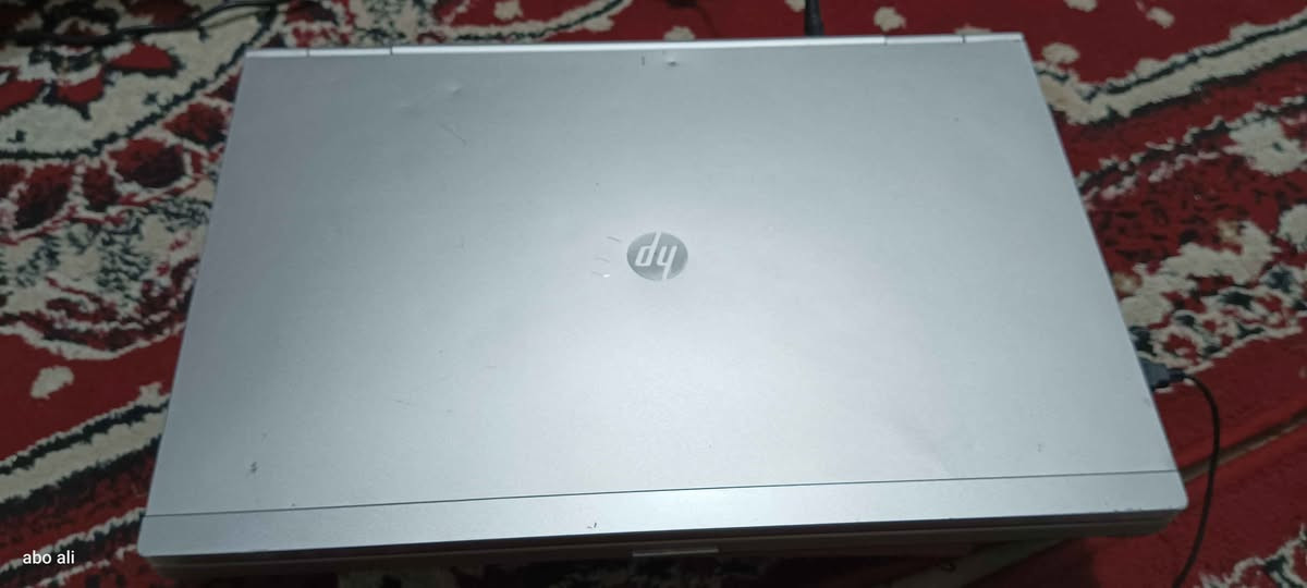 لابتوب HP للبيع - نظافة ممتازة وأداء مستقر
جهاز عملي جداً، مواصفاته كالتالي:
المعالج (CPU): Intel Core i5-3320M (أداء قوي وسريع للمهام المكتبية والدراسة).
الرام (RAM): 4 جيجابايت (الجهاز يحتوي على فتحتين للرام، يعني تكدر تطوره بسهولة لـ 8 أو 16 جيجا).
الهارد (Storage): سعة تخزين واسعة ومقسمة (C, D, E) للحفاظ على ملفاتك.
الشاشة: واضحة جداً وبألوان ممتازة.
النظام: ويندوز 10 منصب ومحدث بأحدث التعاريف.
الملحقات: الشاحن الأصلي مشمول مع الجهاز.
ملاحظات إضافية:
الجهاز نظيف جداً من الداخل والخارج (Body نظيف).
الواي فاي والصوت وكل المنافذ (USB) شغالة 100%.
البطارية تالفة، الجهاز يعمل مباشرة على الشحن (مثالي جداً لأصحاب المحلات أو المكاتب الثابتة).
السعر المطلوب: 200,000 دينار عراقي.
المكان: بغداد المحمودية بغداد, العراق


**إذا كنت صاحب هذا الإعلان وتريد حذفه لأي سبب، رجاءا أرسل رسالة إلى الدعم الفني**