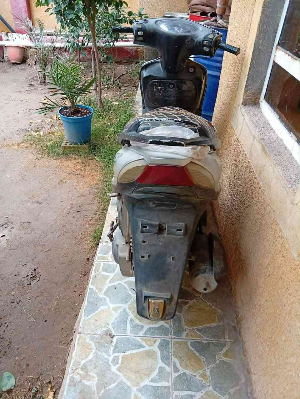 السلام عليكم
للبيع 
دراجة ماكس 140 
للبيع 
مكينة جديدة مال حاوية جيب وياك فيتر وافحص 
باتري جديد 
نقصها ترتيب كهربائيات 
السعر 425 الف وبيها مجال حك الجية 
مكاني بغداد الغزالية
للتواصل واتساب ***********
للاتصال ***********
