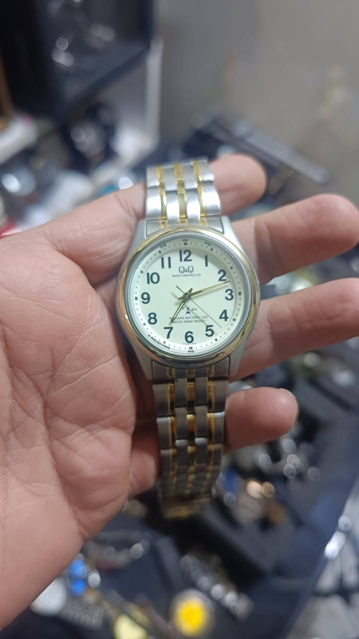 سلام عليكم ورحمة الله وبركاته اخوان ساعات رجالي كله شغال ونضيف وسعار مختلفة الستفسار  خاص او اتصال ***********
