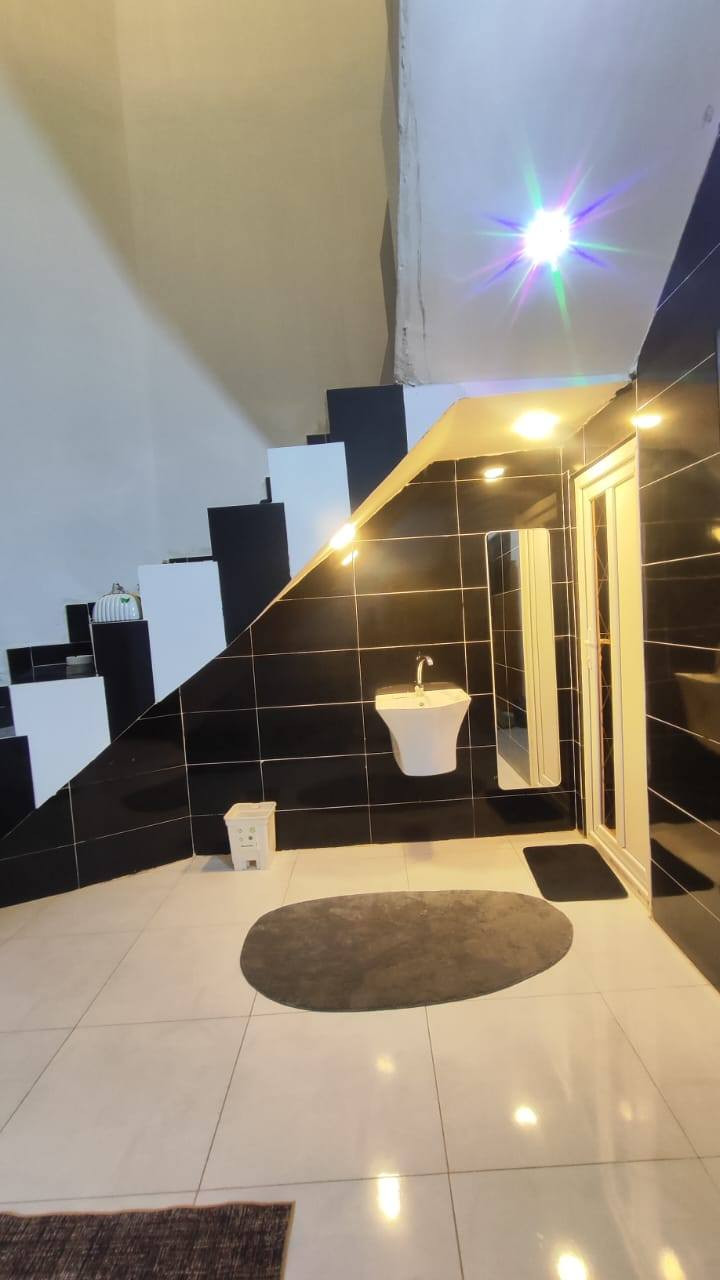 دار للبيع ١٠٠ متر  حي صحه وجه ٥ ×٢٠جاهز السعر ٨٥ مراجعته مكتب بغداد ***********
