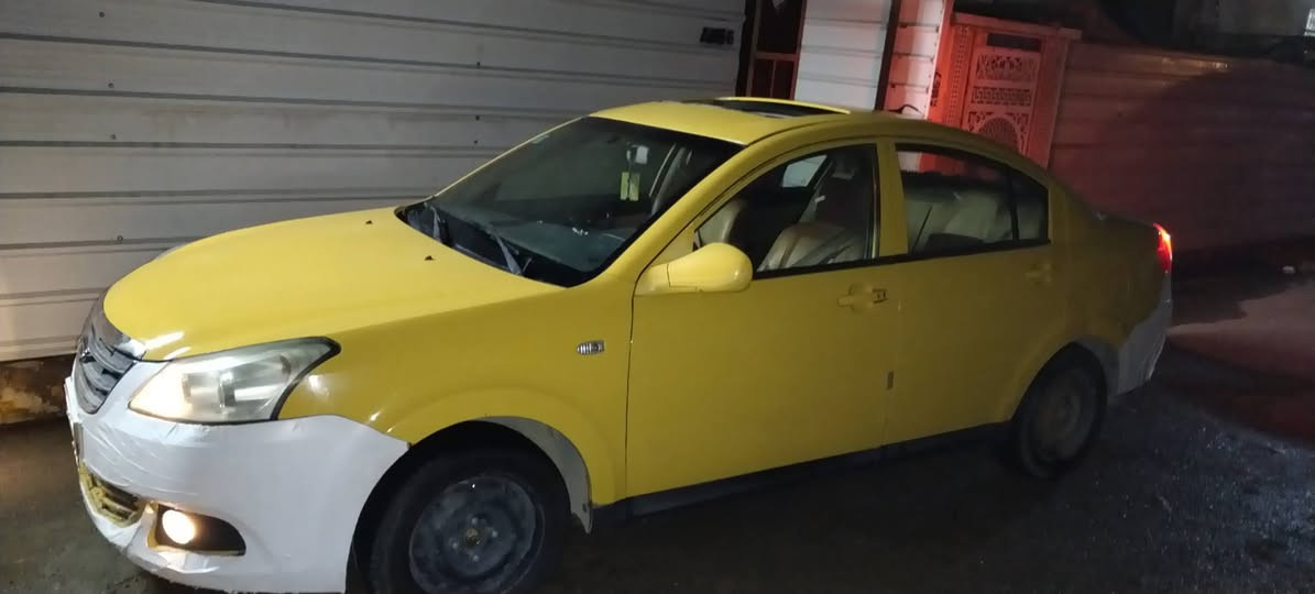 سلام عليكم شيري E5
(2014)تكسي كير محرك بلادي رقم واسط مشروع وطني السنوية باسمي (لل 27) كامله مكمله نقصها راديتر مزروفه ابيع نقص تبريد.. كهربائيات صدر باتري منضومه بانزين كلها عليها ادامه  عنواني بغداد الشرطه الخامسه رقم الهاتف..وبيه واتساب *********** رايدها (((مراوس بخصوصي))) اصفيها هيئه وغرامات عليه. كلشي واضح عندك مراوس تعال خاص او واتساب بغداد, العراق
