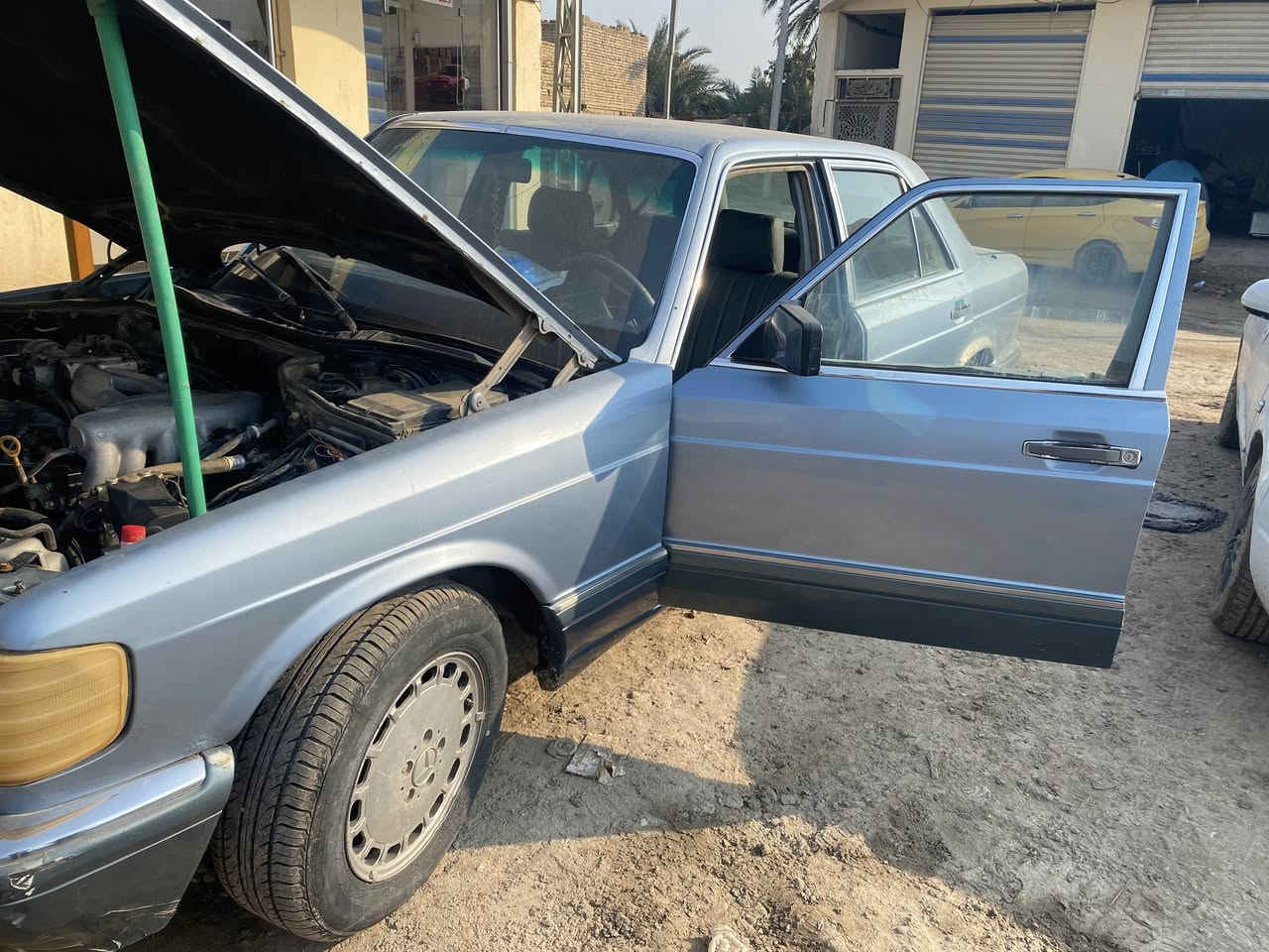 للبيع فقط مارسيديس موديل 87 
نظافة ٨٠٪؜ السعر ٣٨ ورقة وبيها مجال 
تخم تاير جديد مكينة بطة جديدة لوّك 
السيارة جاهزة من كلشي كما موضح في الصور 
مكلف بالنشر غير متواجد ع انترنت
مكان السيارة الديوانية 
‭٠٧٨٠ ٢٤٢ ٥٧٥٣‬
