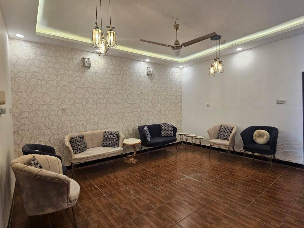 بيت للبيع المساحه ١٢٥ شارع ٨٠ حي المصطفى خلف مؤسسه العين طابقين للإستفسار الاتصال على الرقم 

***********
