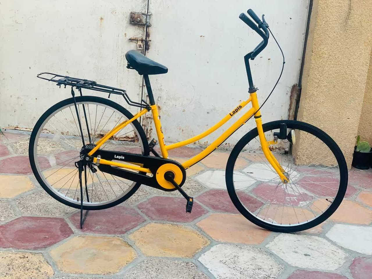 سلام عليكم هاذ البايسكل للبيع مديل 2020البايسكل حلو نضيف الشراي يجي خاص ***********
