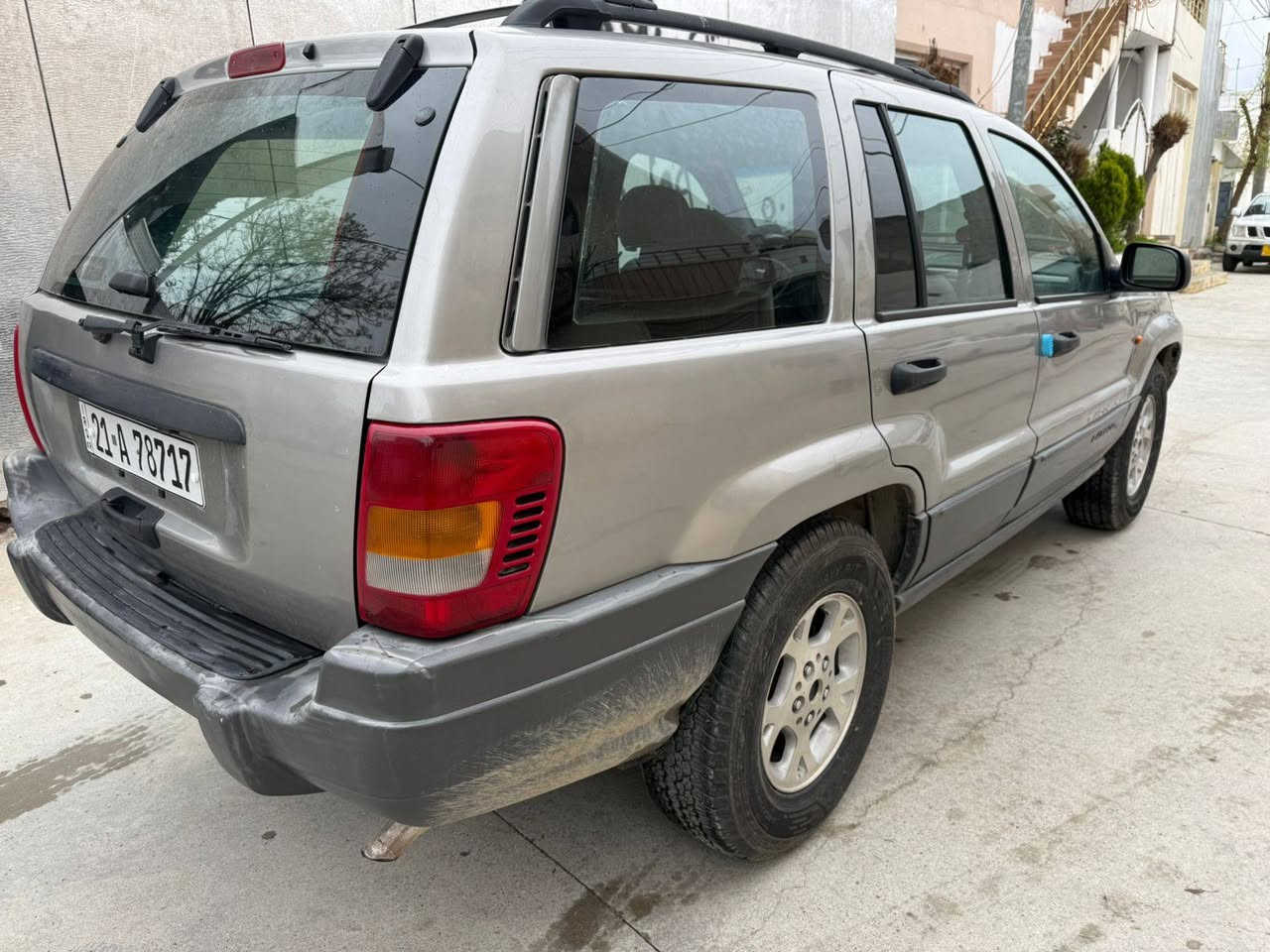 جيب موديل ۲۰۰۱ محرك ٦سلندر بلادي توو  ويل سنوية رقم جديد ۲۰۲۹ بيه ۳ قطع صبغ بدون ضربة بدون دواخل اربع تايرات جديد كهربائيات كله شغالة سعر ٦۲معاملة مكان سليمانية ***********
