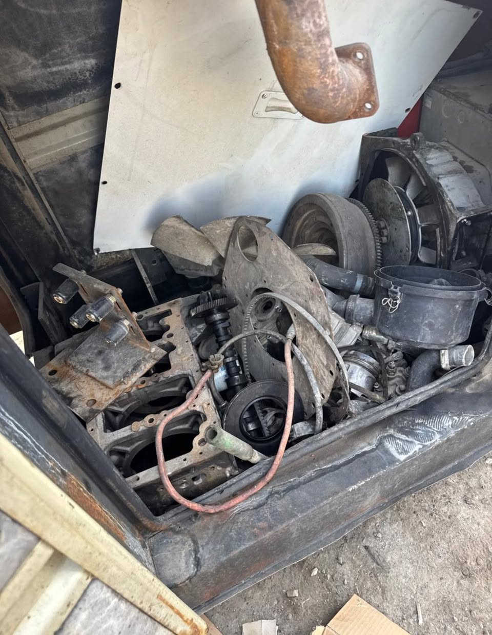 مولد بيركنز بزون 22 كيفي اربعه سلندر كهربائيات توليد بالشرط بس المحرك محتاج كرنك وفصختها وماكو وقت اكملها الي بخاطره يراسلني واتساب ع رقم هذا او يتصل وحاضر للطيبين والسعر 12 ورقه فقط كل غراضها وياها ماكو نقص برغي *********** ابو غيث كربلاء
