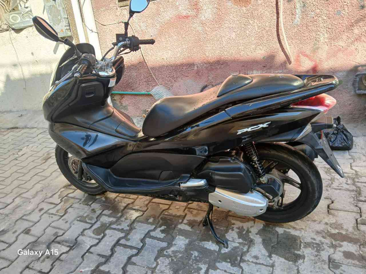 للبيع دراجه pcx ياباني الاصلي نوزل خطين ستان كهربائي حساس ازدحام دراجه جديده  حساس شلعه معدل خير من الله دراجه تتعب تكول جديده مال جناي  مكان بغداد الكرخ السعر مليون و 450وبيهه مجال والاستفسار  ***********
