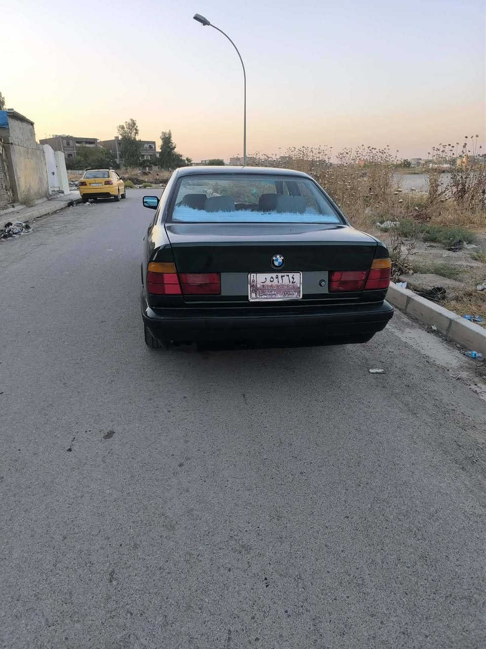 السلام عليكم BMW 520 موديل 1990  السيارة مصبوغه عام جمالية السيارة معمرة كامل والمكينة مال كصه شرط مكان السيارة الموصل الايسر 
السعر ٤٥ ورقة بي مجال
***********
