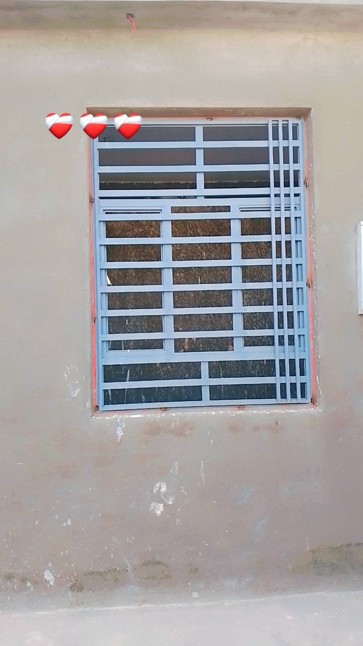 اسعار مناسبة ابواب وشبابيك واطارات وسقائف
ابراهيم الحداد ***********
