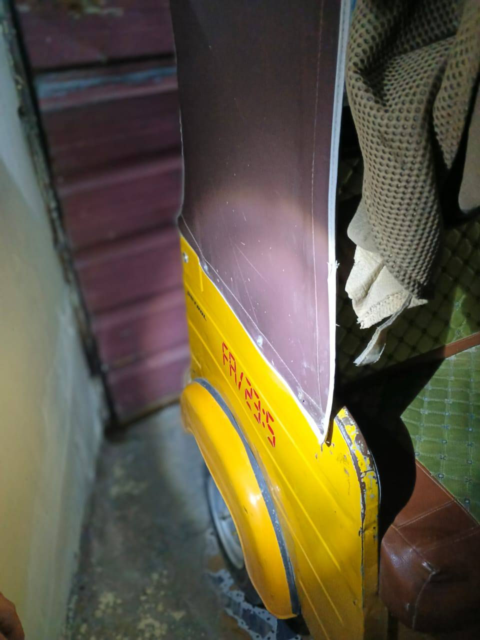 تيك تيك للبيع 18 السعر خمسه وبيها مجال ***********
