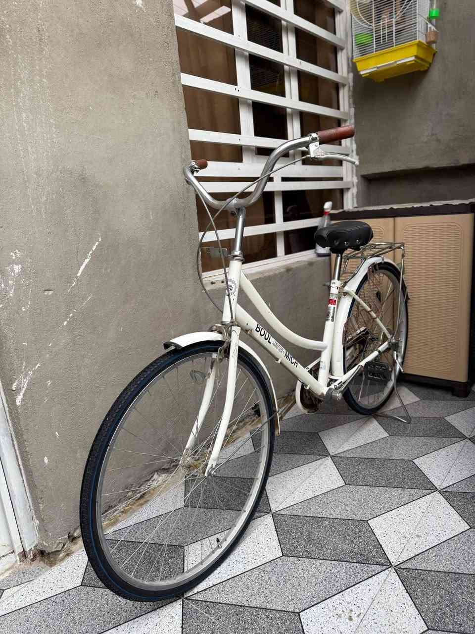 السلام عليكم بايسكل بناتي حجم26  موديل 2020 جديد حيل مابي كل نقص نظافته90% تايرات وجوابه وكشن كله جديد سعره 85 بي مجال مكاني بغداد الدوره ابودشير ***********
