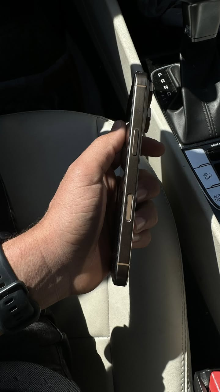 سلام عليكم                                             ايفون 16 pro ذاكره 128 بطاريه 93 التلفون نضيف شخط مابي اخر تحديث بعده بل ضمان ويا كيبل لاصلي مالته


**إذا كنت صاحب هذا الإعلان وتريد حذفه لأي سبب، رجاءا أرسل رسالة إلى الدعم الفني**