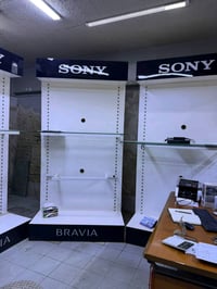 فاترينة عرض موبايلات وشاشات المكان بغداد رأسة العبيدي