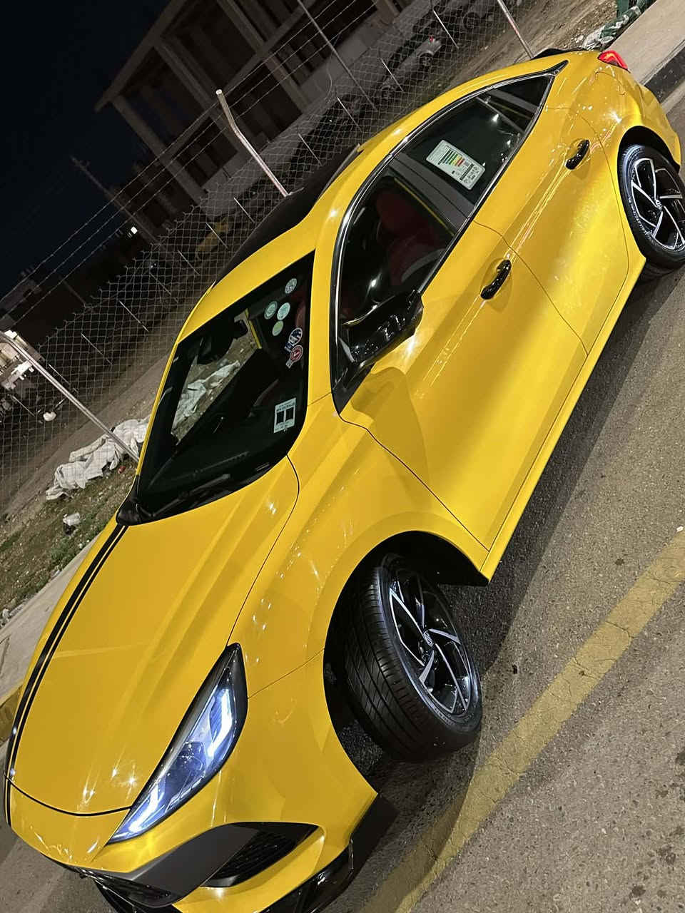 سياره ايمجي 2022
سياره فول مفوله أم الضمان 
والسياره ماشيه 25 ألف 
السياره 1على 1 داخل لونين 
هندبريك بصمه كير طياره فول
محرك توربو والسياره مابيها 
اي ملاحضه
***********
