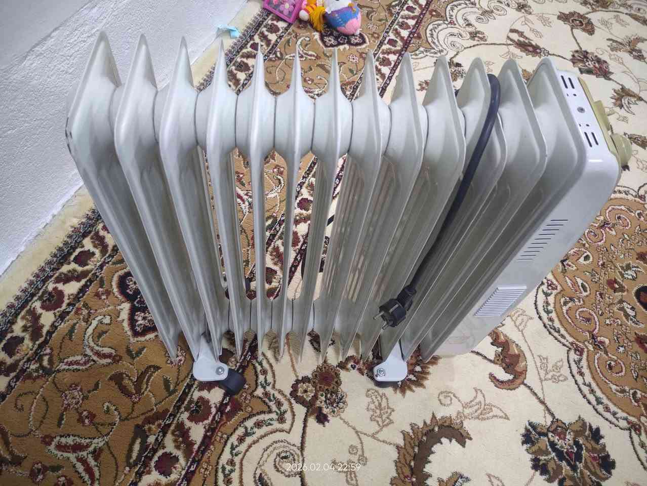 ئەم ئەشیانە بۆ فرۆشتن
هیتەری زەیتی بۆ جل وشکردنەوە
مالەکە زۆر پاکە و تازەیە
بە شەرت و فحس هیچ کیشەی نیە
...
سێ تەپلەک بۆ فرۆشتن
رەنگی سپی کراوەیە 
بە شەرت هیج نەشکاوە 
....
ناونیشان  /سمود 
ژمارە موبایل /***********
