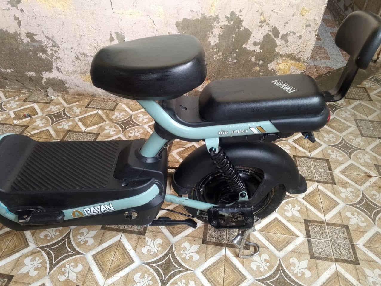 دراجه شحن للبيع جديده سعر ٢٥٠ بيه مجال بصيط مكان بغداد شعب  ***********
