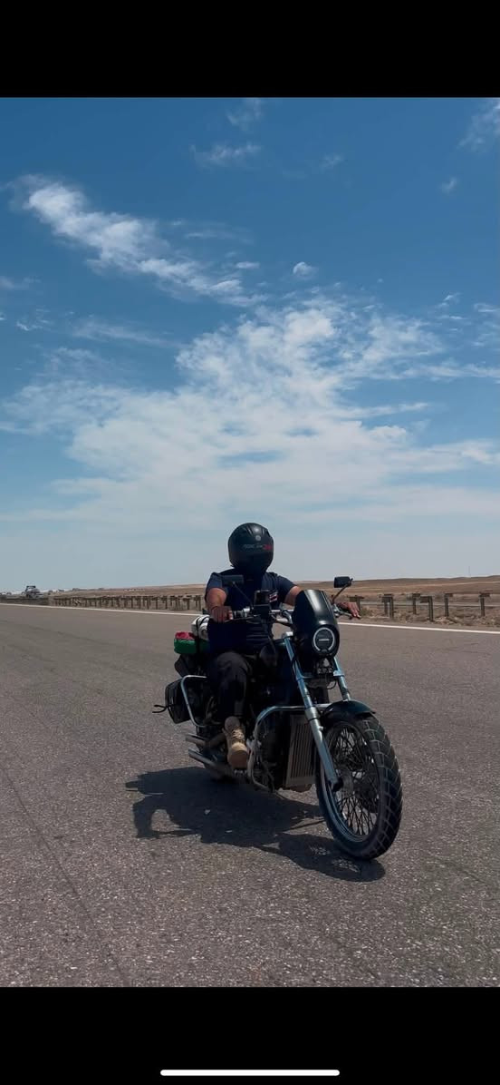 السلام عليكم
هوندا ستيد 400cc
للبيع ارقام انكليزي بغداد تحويل ثاني
الدراجة كامله من كلشي. 
صالنصات رياضي وشادلهن كواتم 
زنجيل جديد
باتري جديد
دهن  بعدة جديد
فلتر بانزين جديد
محركها مكفول 
بنزات عندي بعدهن جديدة احتياط مشادهن

نقصها اشاير والي يحب اشدله اشاير تخم وانطيها كامله 
كهربائياتها شغاله كلها
***********
واتساب ***********
بغداد الدورة 
السعر 16ونص وبيها مجال بسيط
