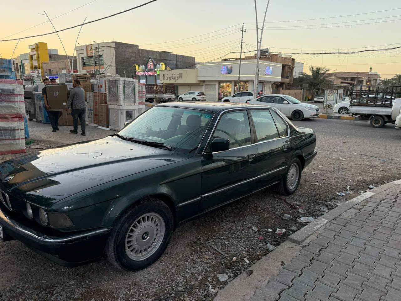 سياره بيئم حجم 735 لون زيتوني
موديل 1990.رقم صلاح الدين سنويه 31 حداديه جديده تخم تاير جديد . كير اومحرك بالصندوك .السياره  كير عادي  صبغ جماليه فقط بدون حادث غرفتها نضيفه السياره مشدودلها 
تخم سماعات اودمام . السياره جاهزه .اوبيها شلعه اونشاط خير من الله.السياره مال جناي الياخذها .كلشي مايصرف عليها 
السعر 55. اوبيها مجال للطيبين .رقم الهاتف ***********

